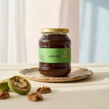 Grüne Nüsse in Honig 900g